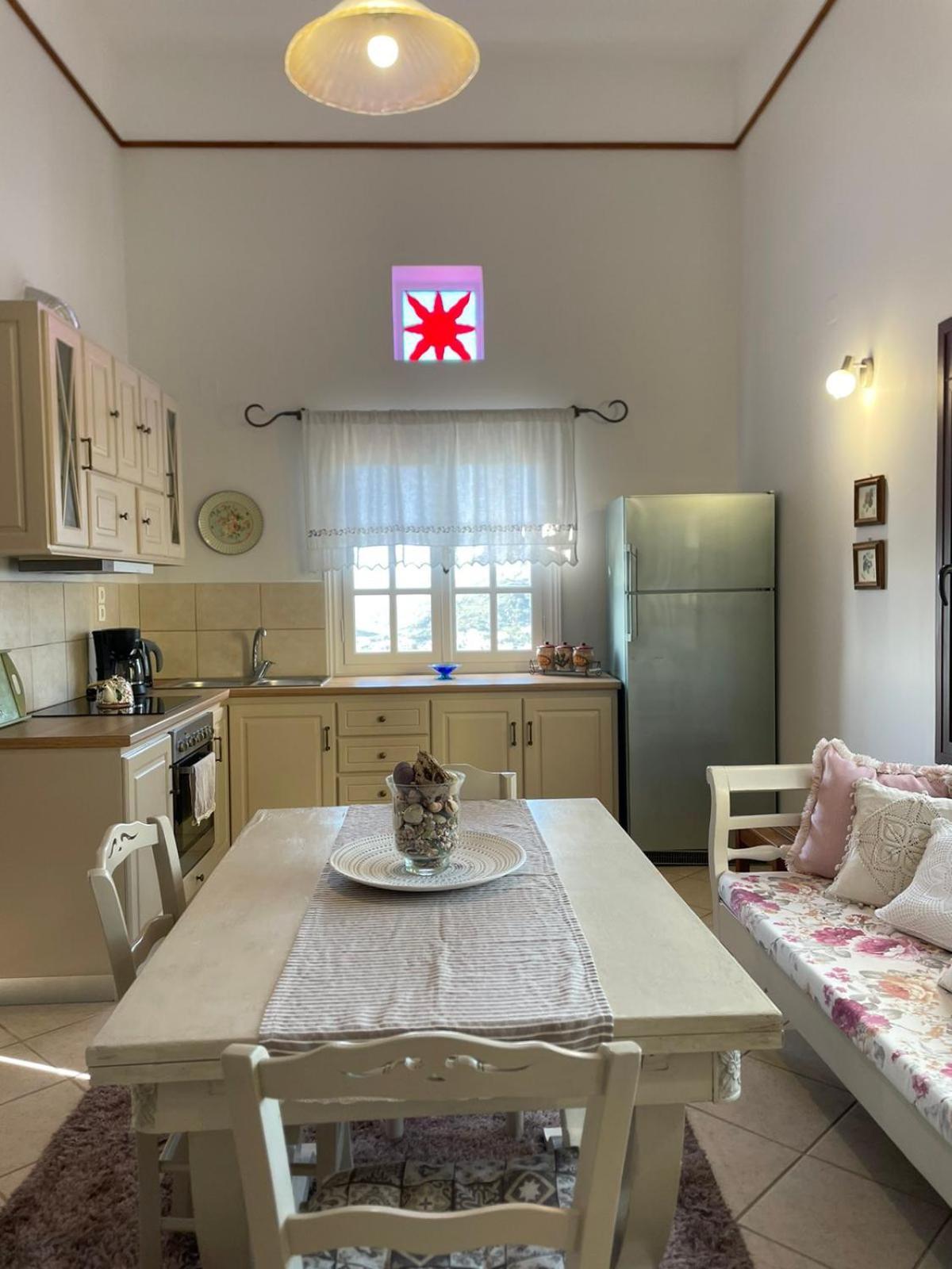 Villa Next To The Sea!! Миртеа Экстерьер фото